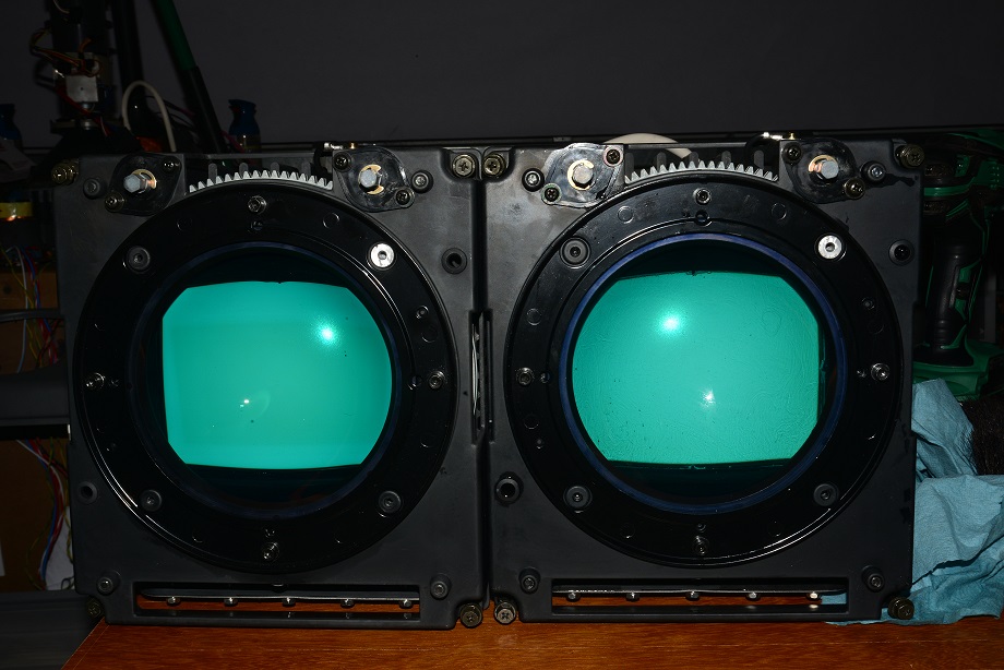 2 green G90 tubes.jpg