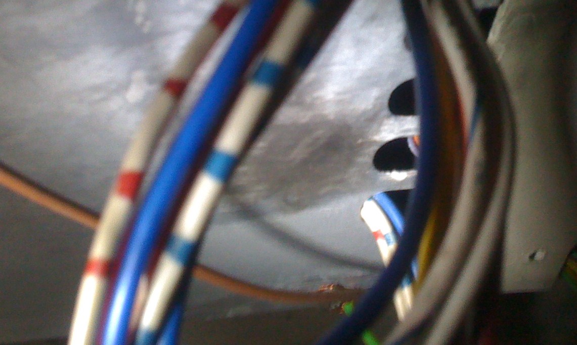 Burned evident on Green Tube metal cover.JPG