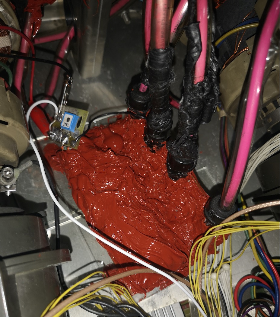 splitter in red silicone.jpg